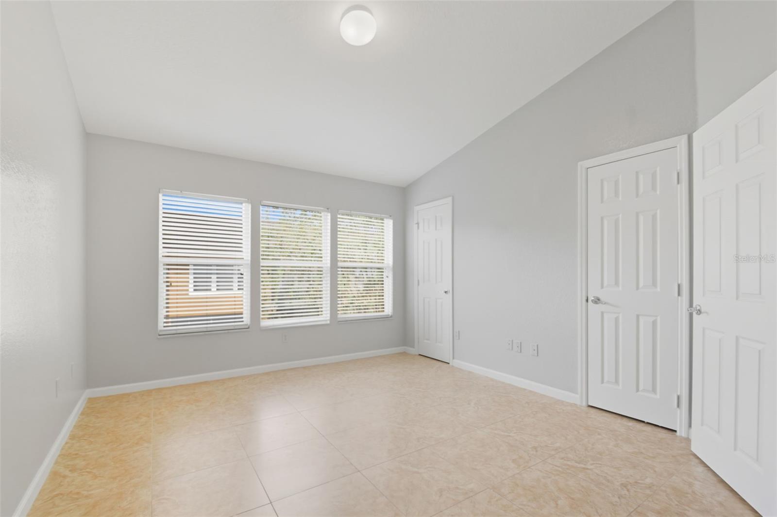 REGENCY OAKS UNIT ONE - Residential Lease