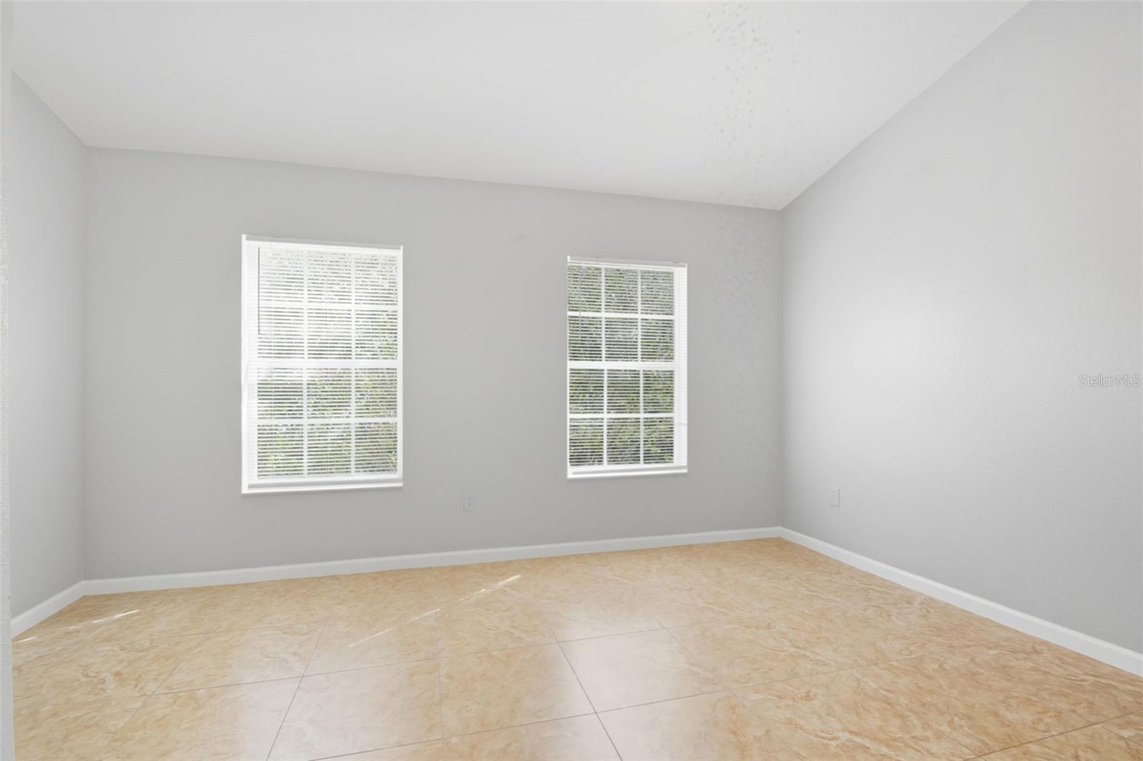 REGENCY OAKS UNIT ONE - Residential Lease