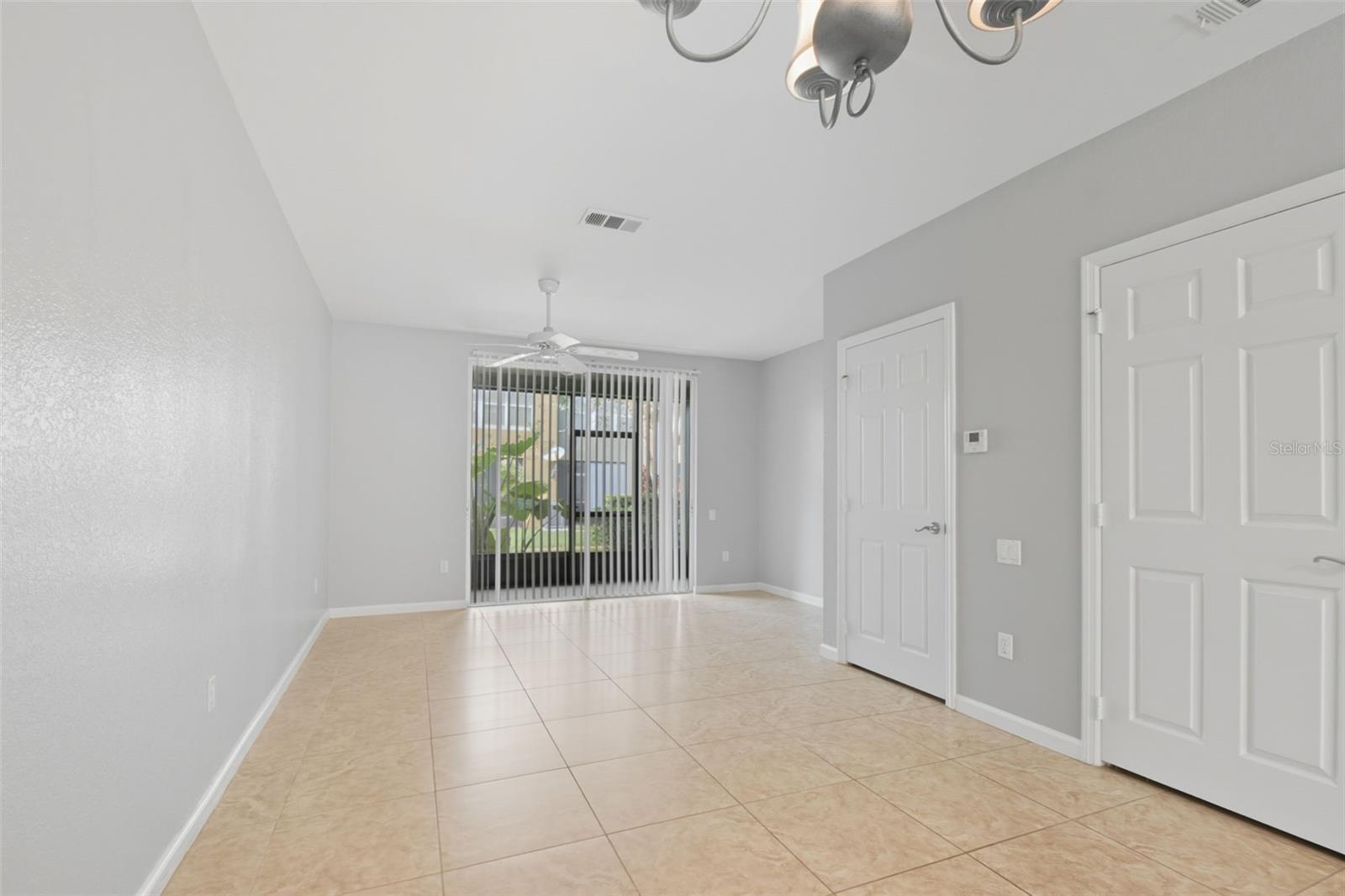 REGENCY OAKS UNIT ONE - Residential Lease