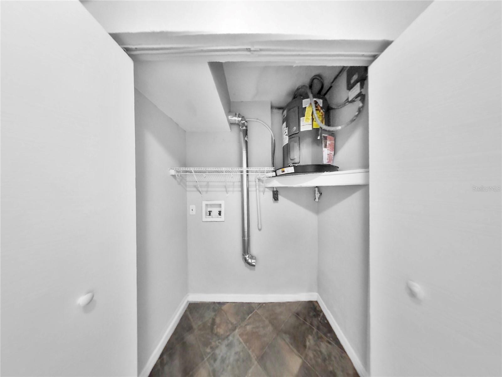 ROBERTSONS R E - Residential Lease