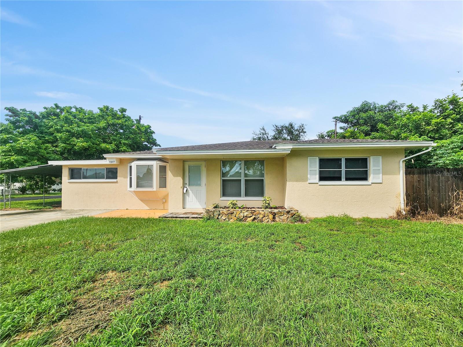 ROBERTSONS R E - Residential Lease