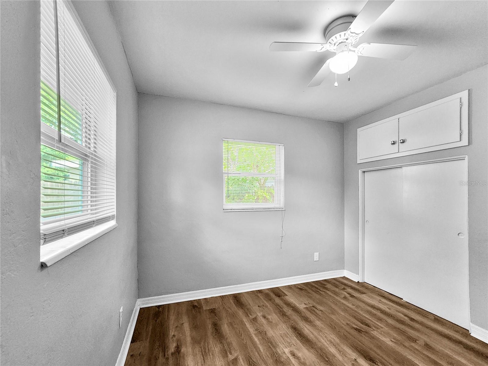 ROBERTSONS R E - Residential Lease
