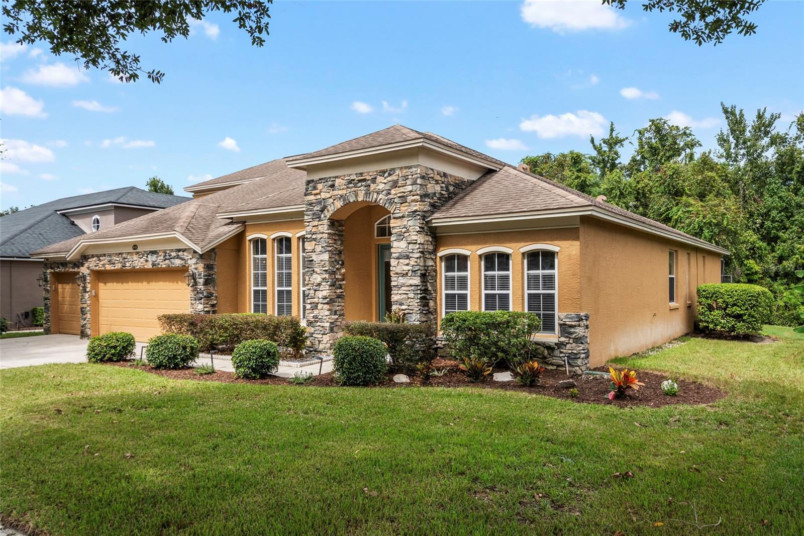 2712 ALOMA OAKS DRIVE