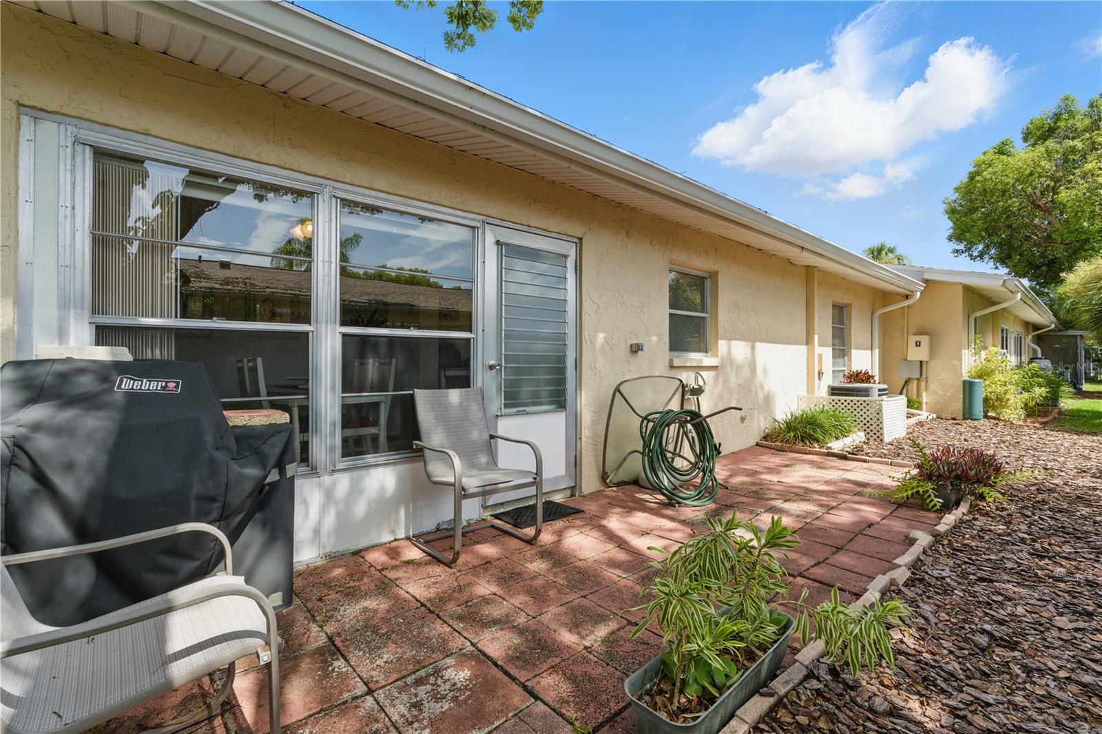 858 CAMBRIDGE COURT 858