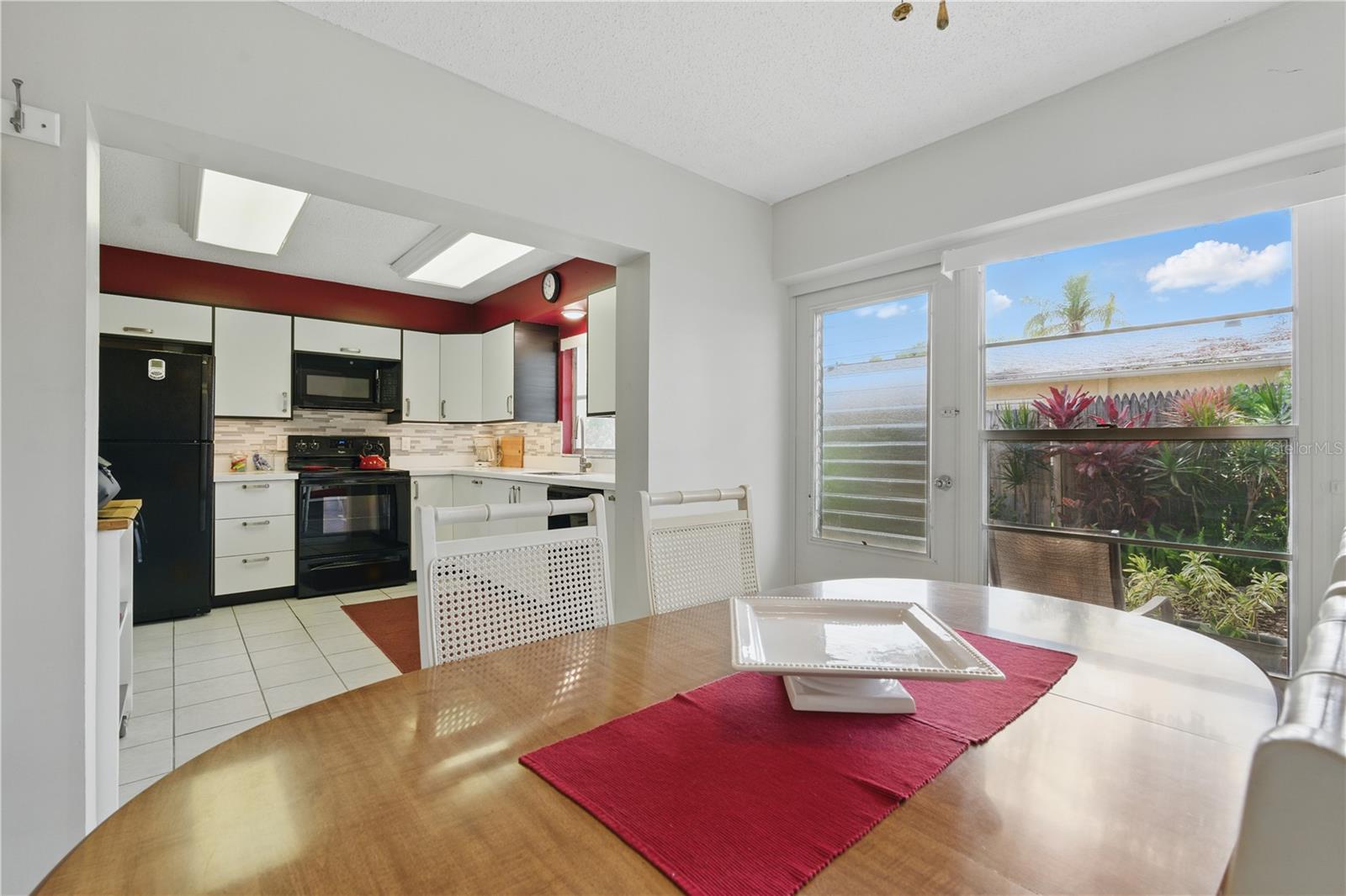 858 CAMBRIDGE COURT 858