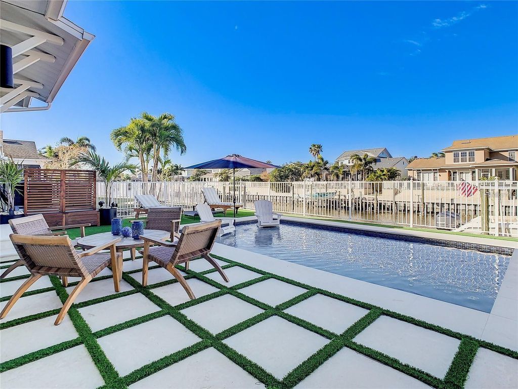 Photo of 424 Islebay Drive, Apollo Beach, FL 33572 (MLS # TB8450805)