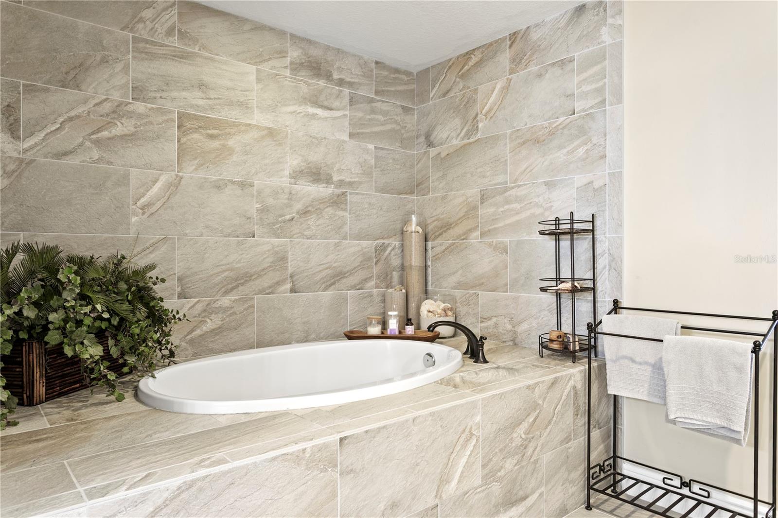 AQUALEA RESIDENCES CONDO - Residential