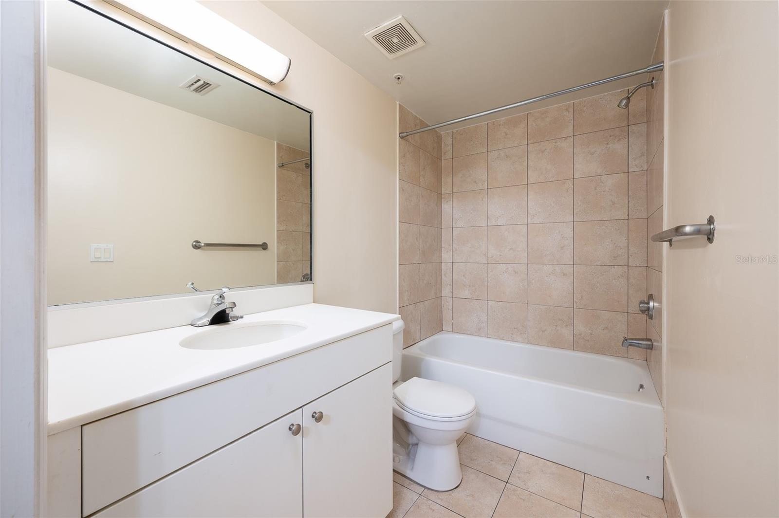 LOFTS OASIS CONDO - Residential