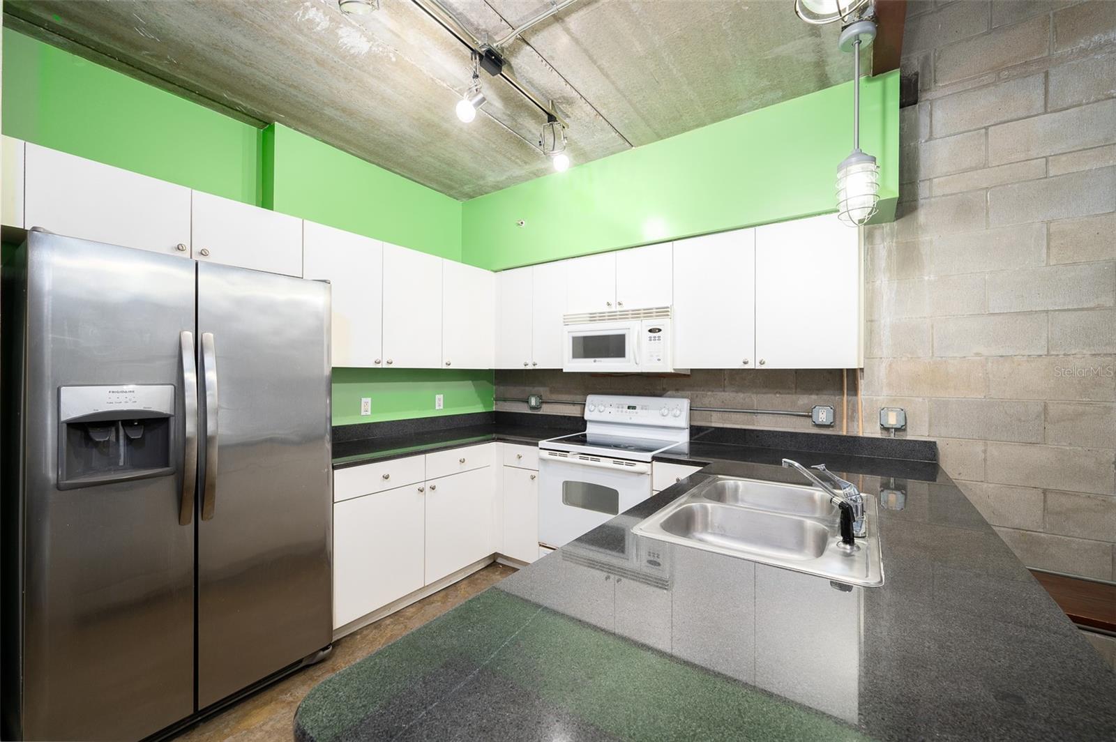 LOFTS OASIS CONDO - Residential