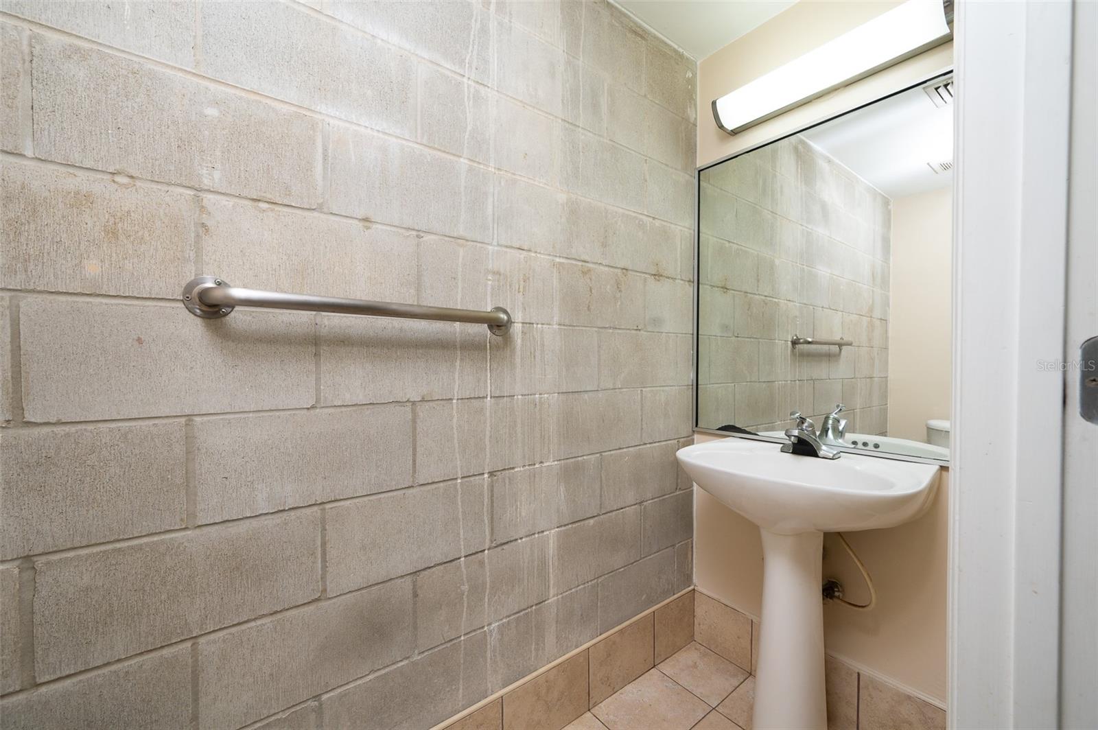 LOFTS OASIS CONDO - Residential