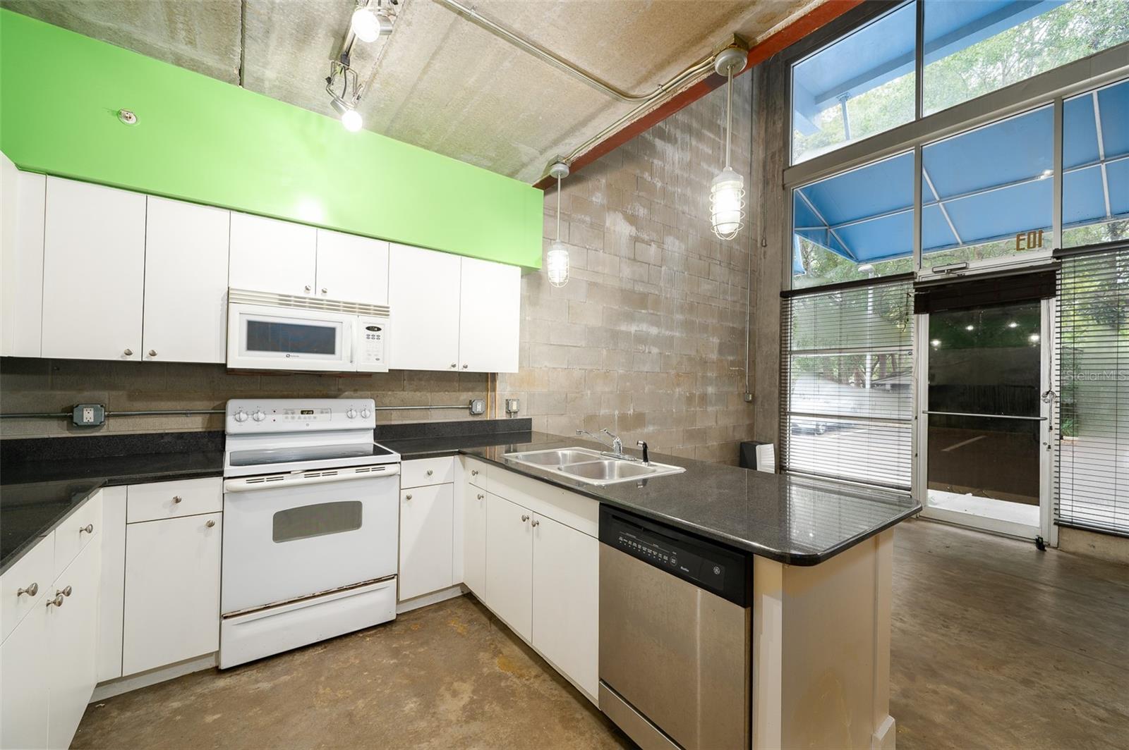 LOFTS OASIS CONDO - Residential