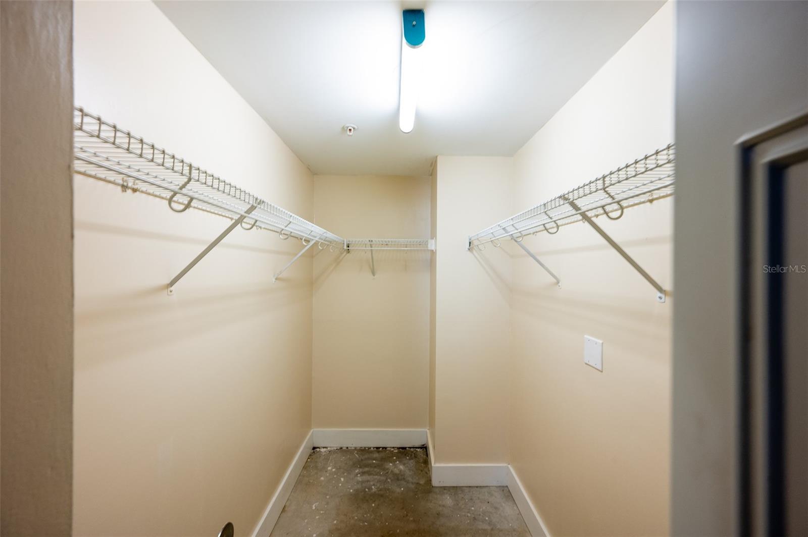 LOFTS OASIS CONDO - Residential