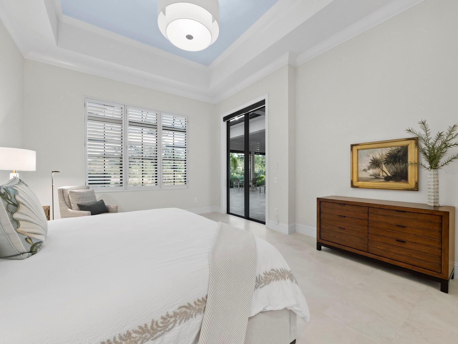 FOUNDERS CLUB - Residential