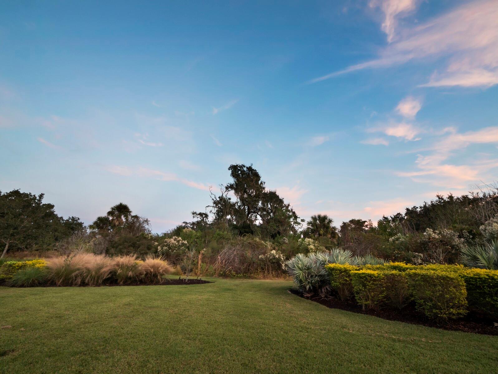 FOUNDERS CLUB - Residential