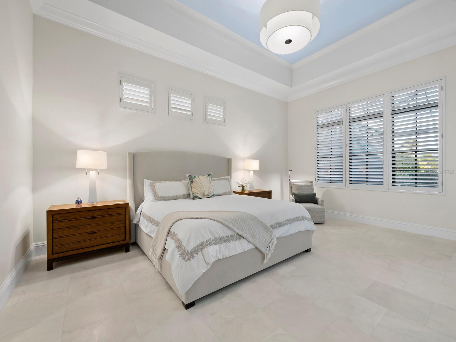 FOUNDERS CLUB - Residential