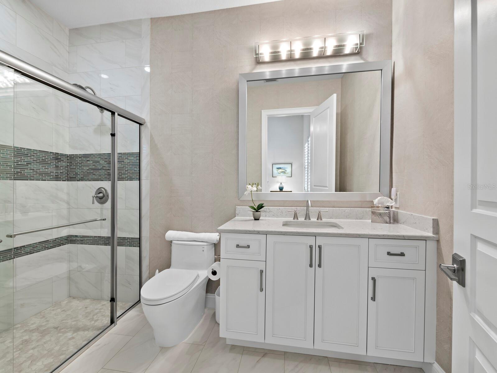 FOUNDERS CLUB - Residential