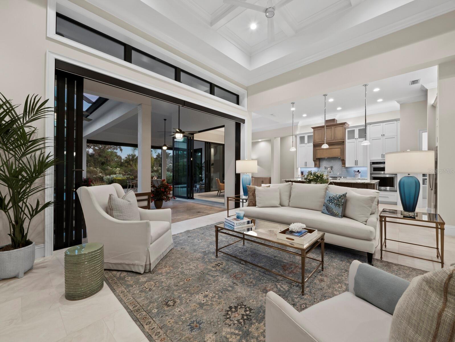 FOUNDERS CLUB - Residential