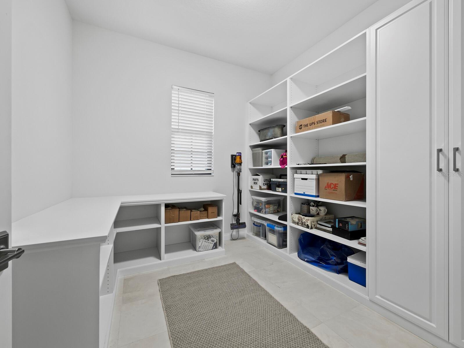 FOUNDERS CLUB - Residential