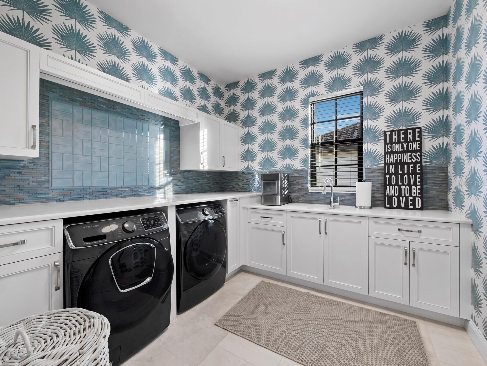 FOUNDERS CLUB - Residential