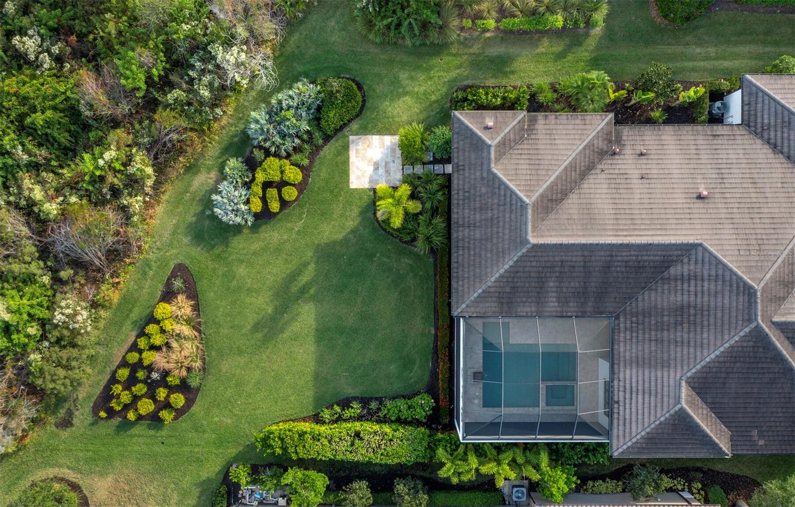 FOUNDERS CLUB - Residential