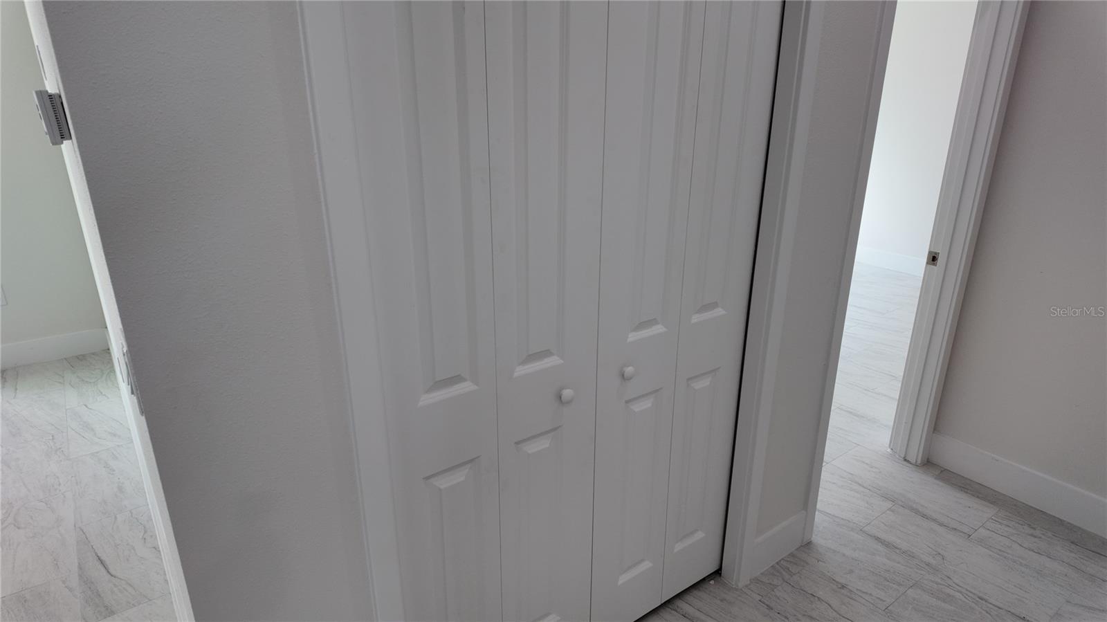 RAINBOW LAKES ESTATE - Residential