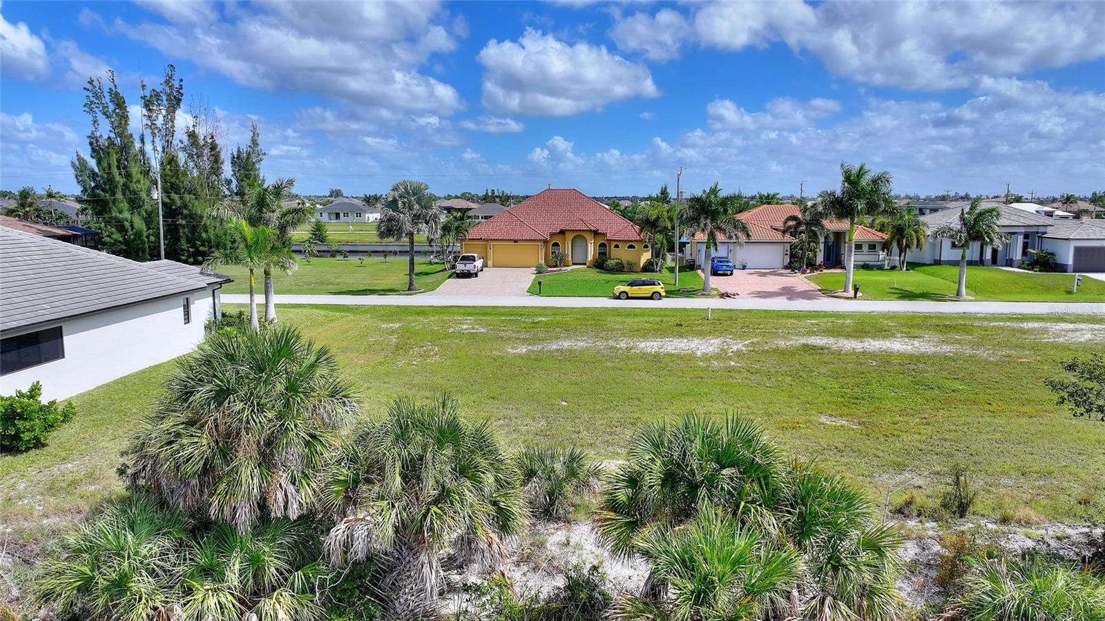 CAPE CORAL - Land