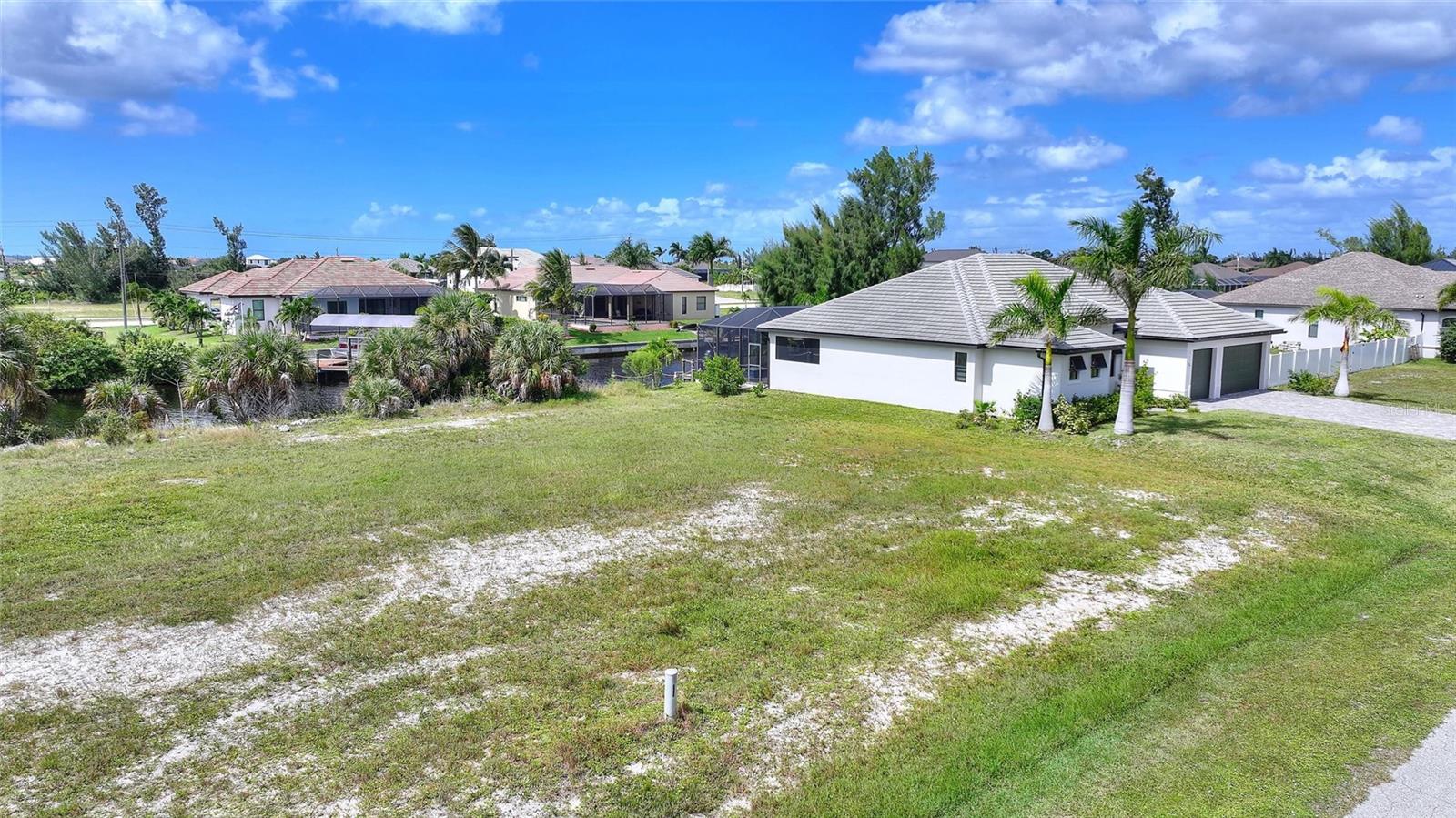 CAPE CORAL - Land