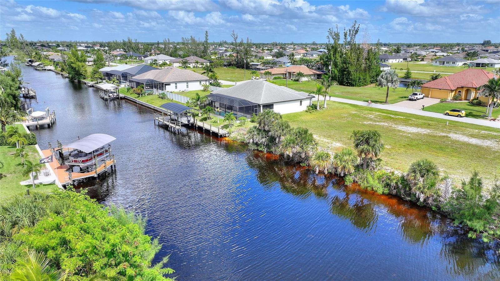 CAPE CORAL - Land