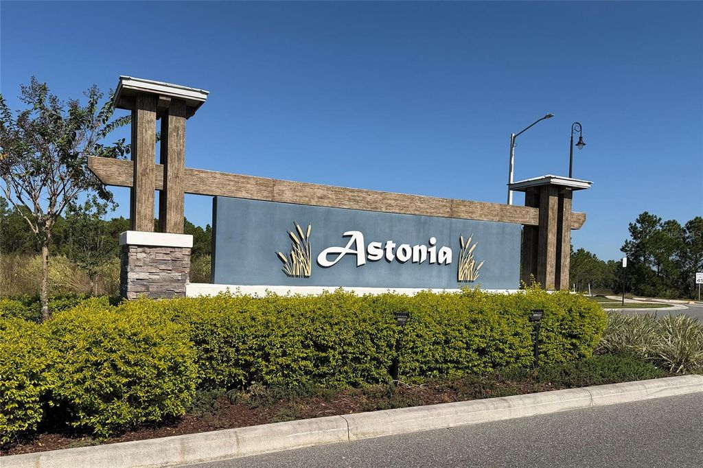 Photo of 1961 Victoria Street, Davenport, FL 33837 (MLS # S5138149)