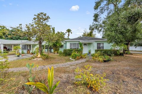 Photo of 1712 E Caracas Street, Tampa, FL 33610 (MLS # A4671649)