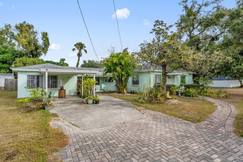 Photo of 1712 E Caracas Street, Tampa, FL 33610 (MLS # A4671649)