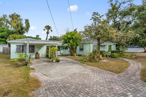 Photo of 1712 E Caracas Street, Tampa, FL 33610 (MLS # A4671649)