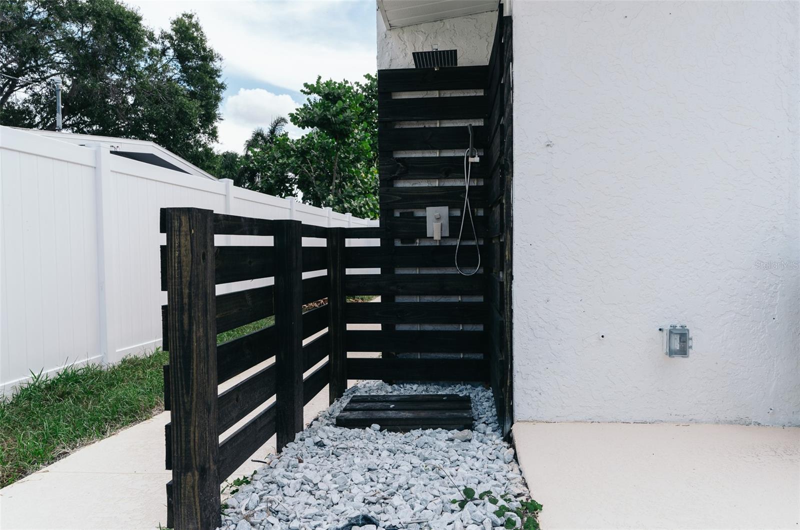CHARGANA RIDGE MANOR - Residential