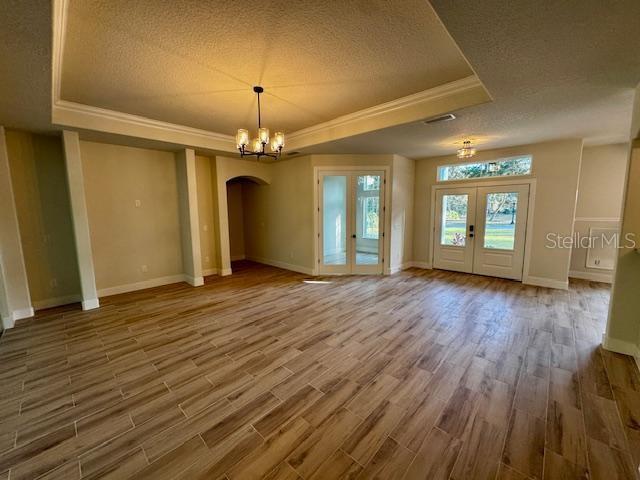 73 BRIDLE RIDGE COURT