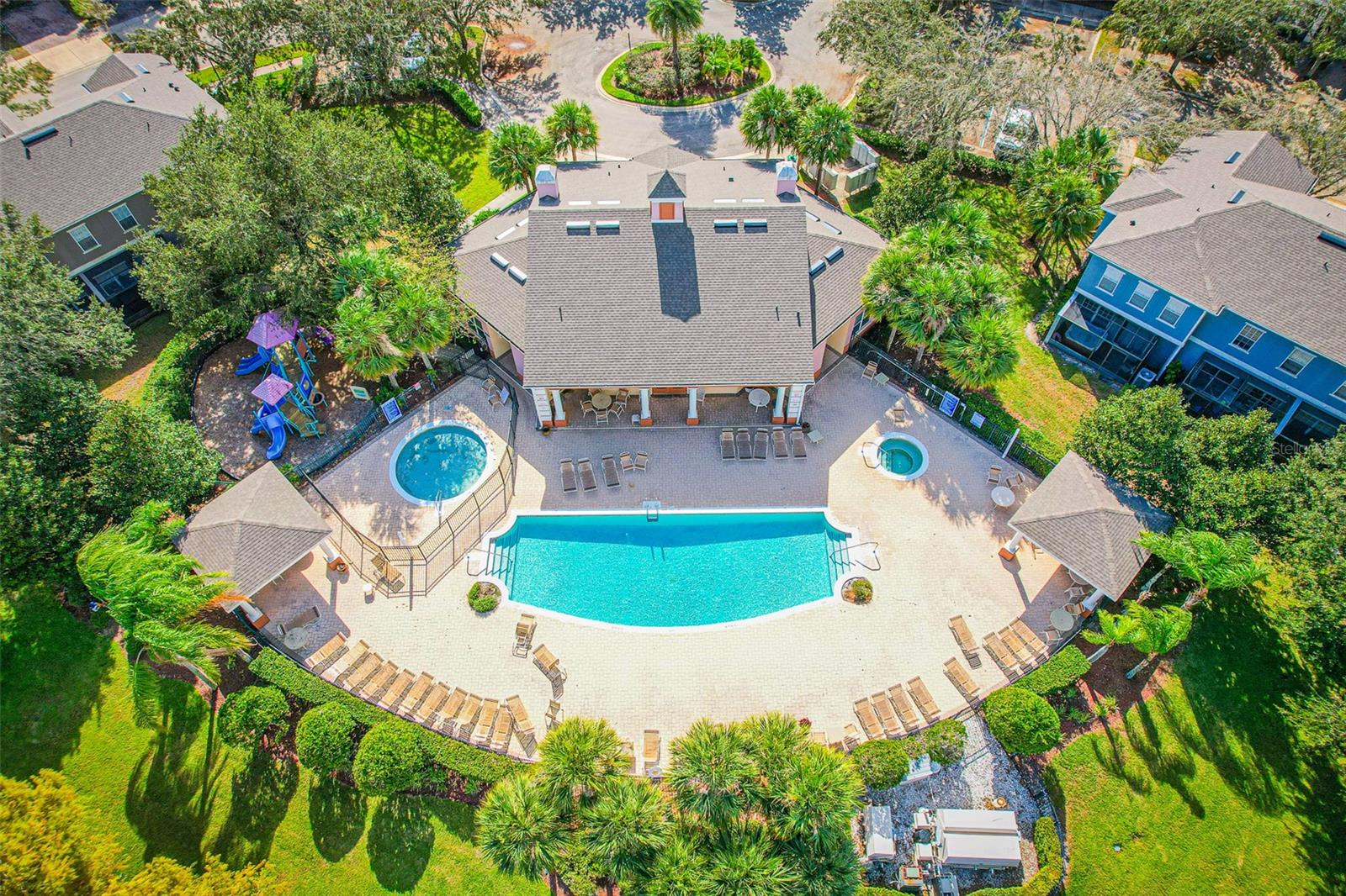 2426 CARAVELLE CIRCLE