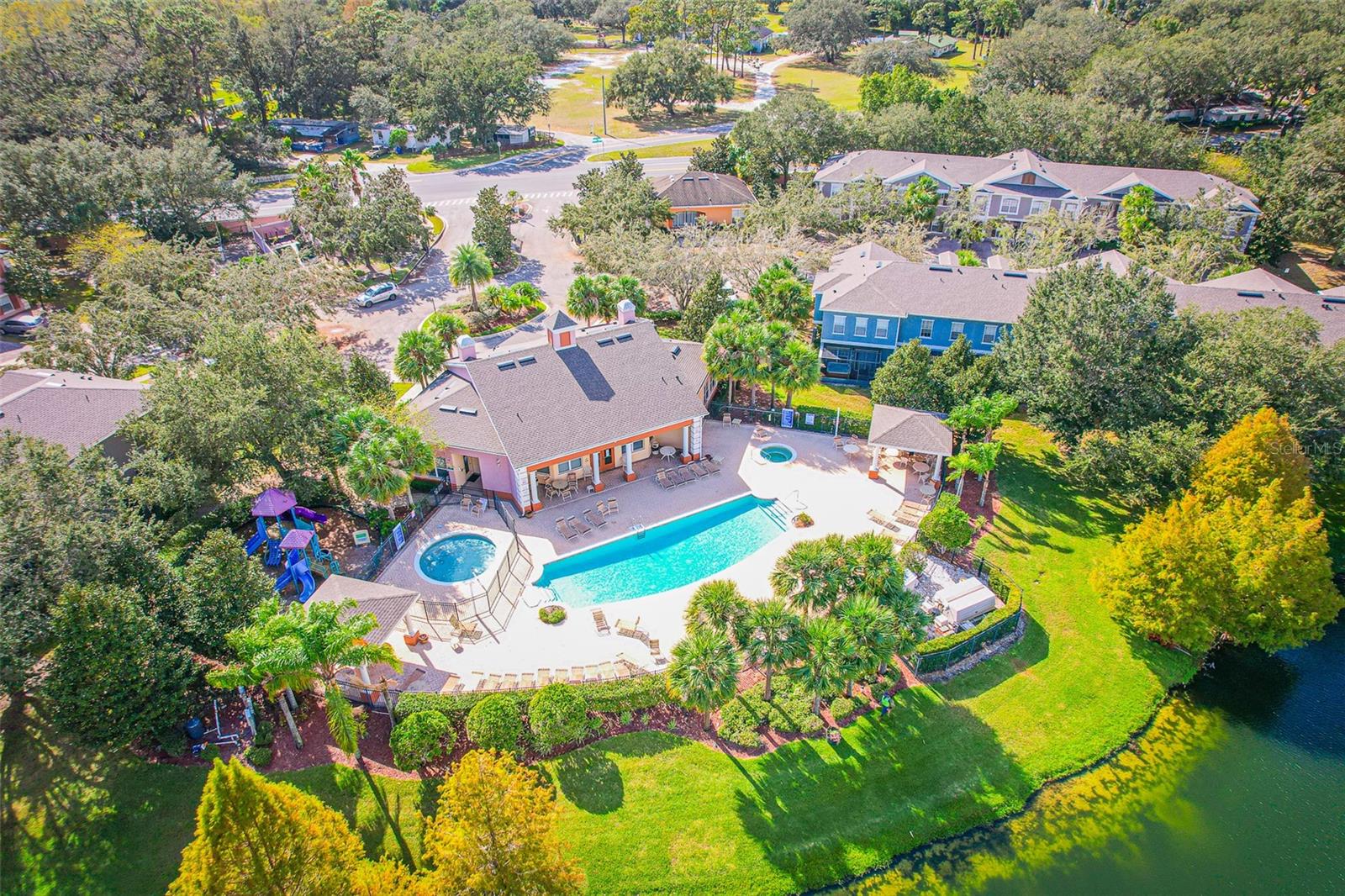 2426 CARAVELLE CIRCLE