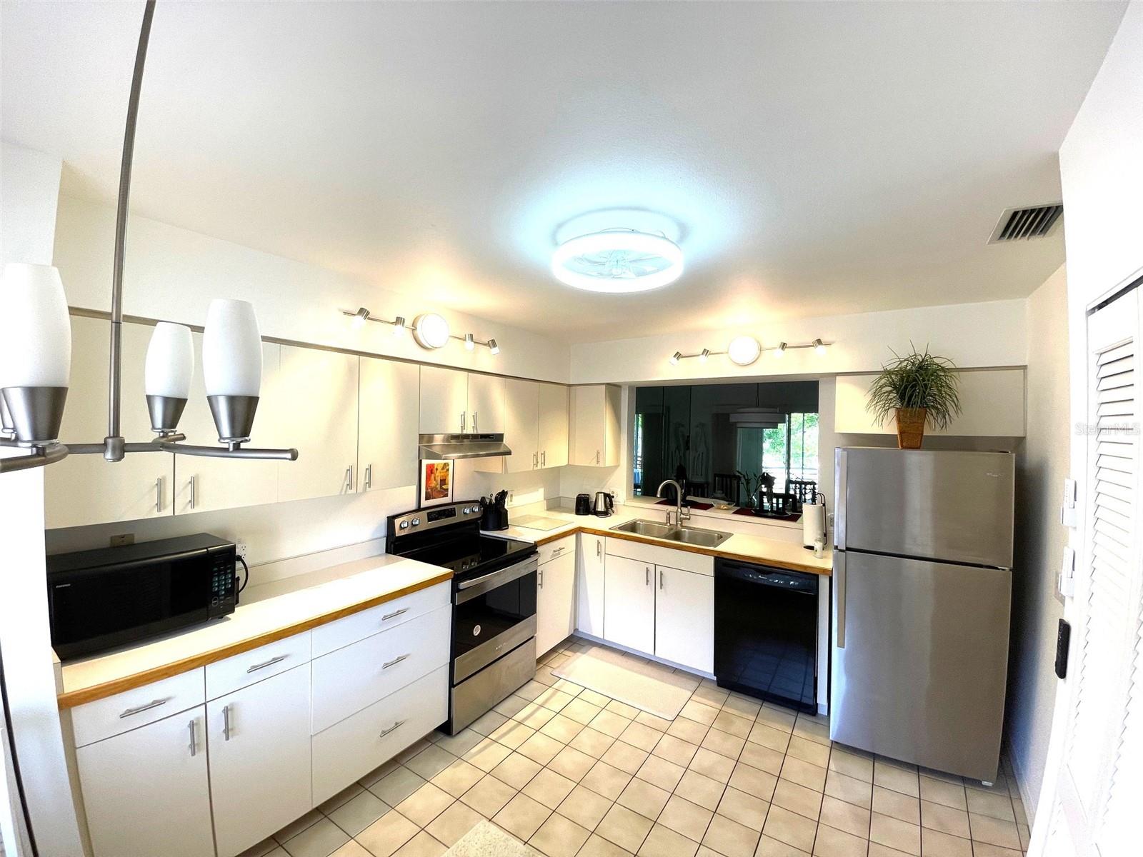 VIZCAYA CONDO - Residential Lease