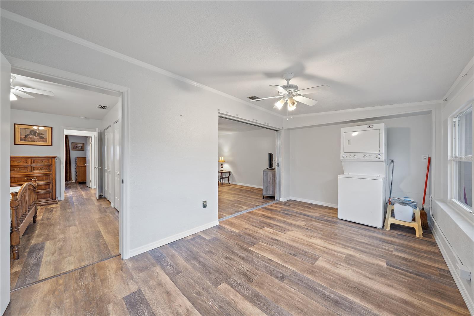 VENICE GARDENS TOWNEPARK - Residential