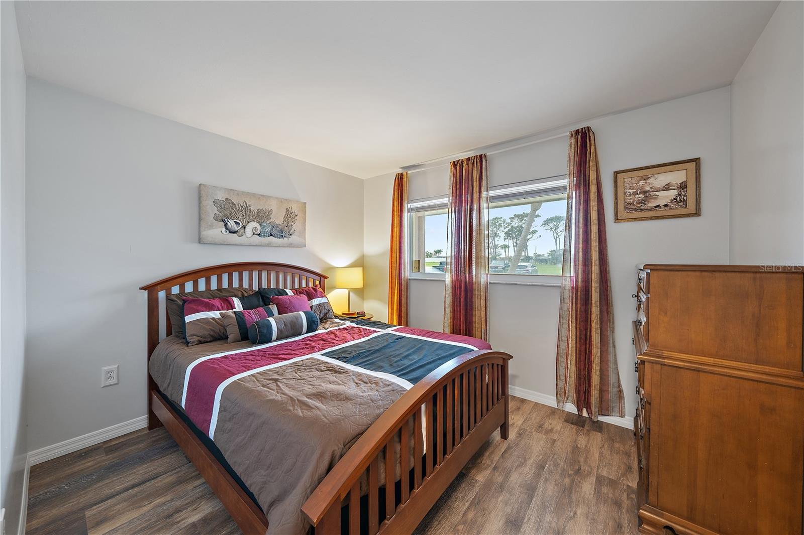 VENICE GARDENS TOWNEPARK - Residential