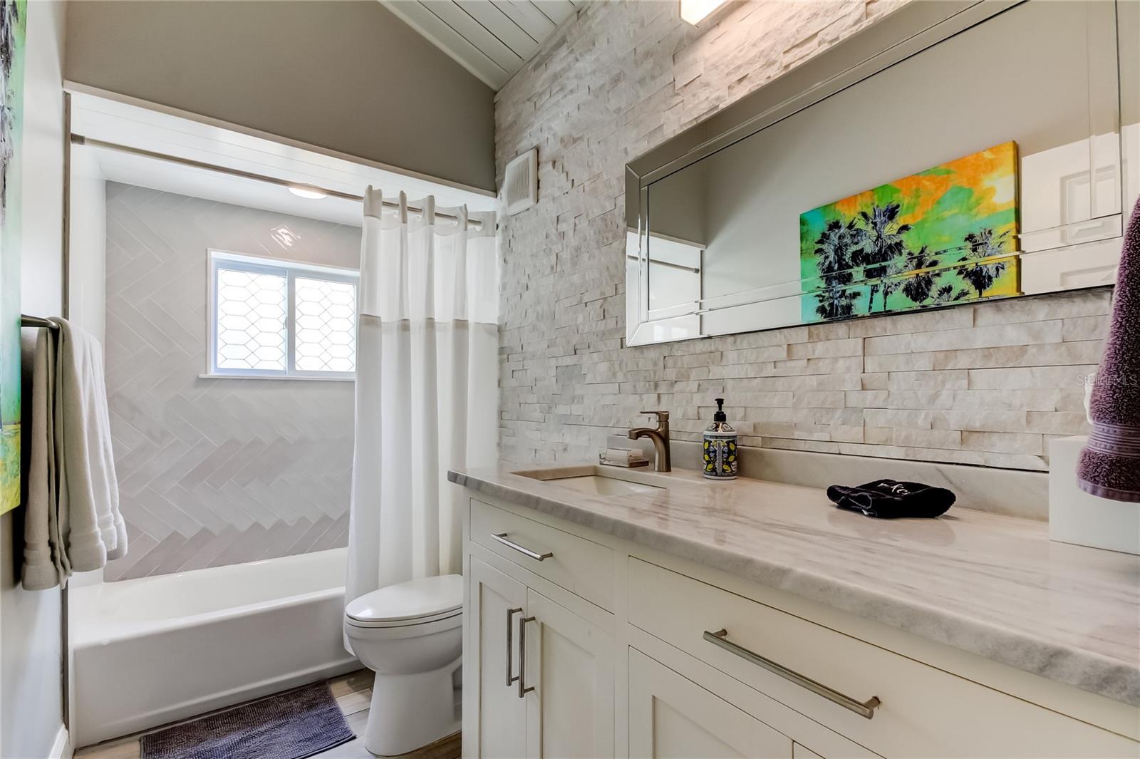 SUNPLACE CONDO - Residential