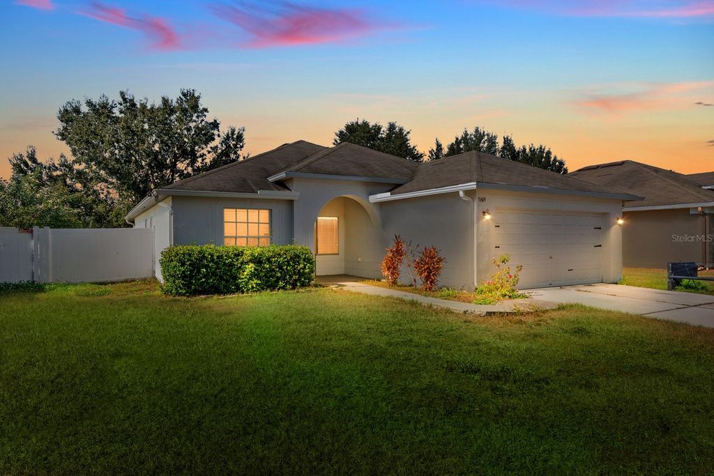 Photo of 3609 Trapnell Grove Loop, Plant City, FL 33567 (MLS # TB8500908)