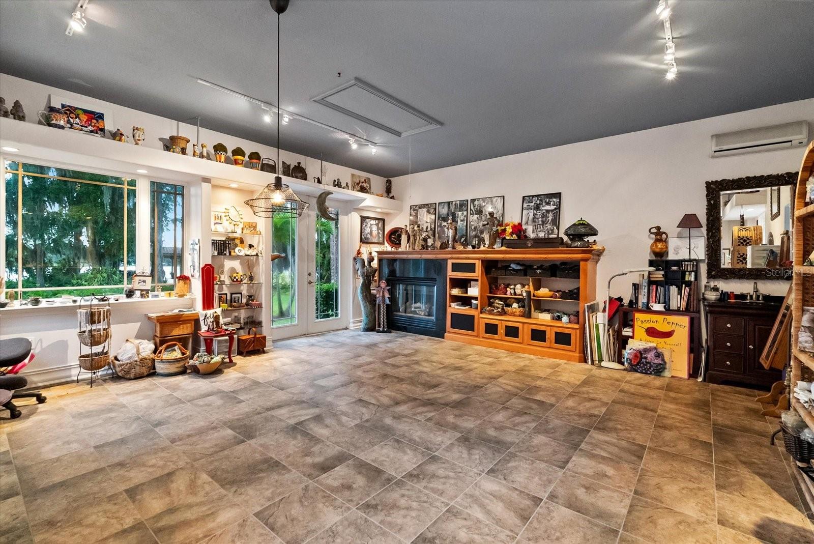 RIDGELAND - Residential