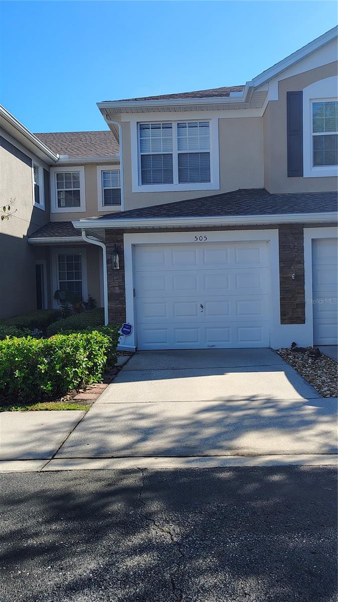 CARRIAGE HOMES AT DUNWOODY COMMONS A CONDO - Residential Lease