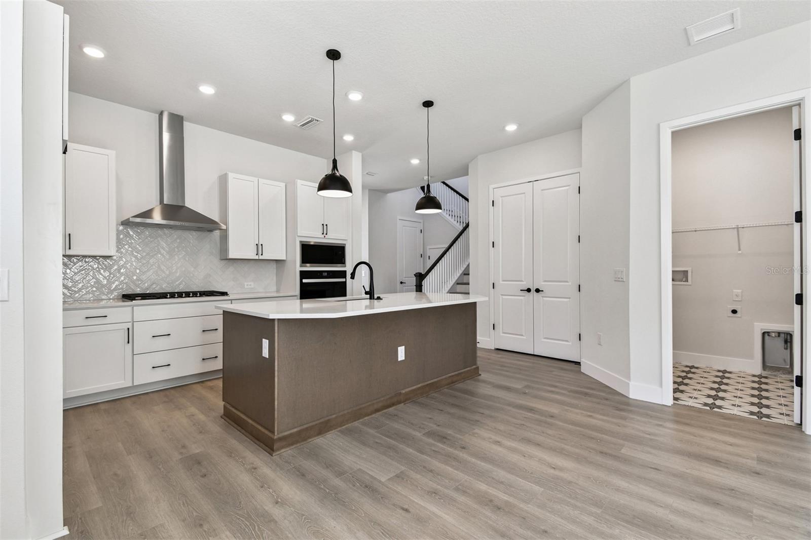 EMERALD LANDING AT WATERSIDE - Residential