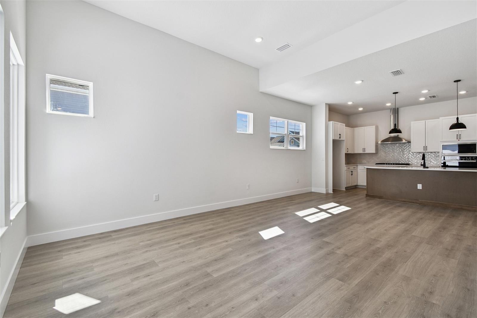 EMERALD LANDING AT WATERSIDE - Residential