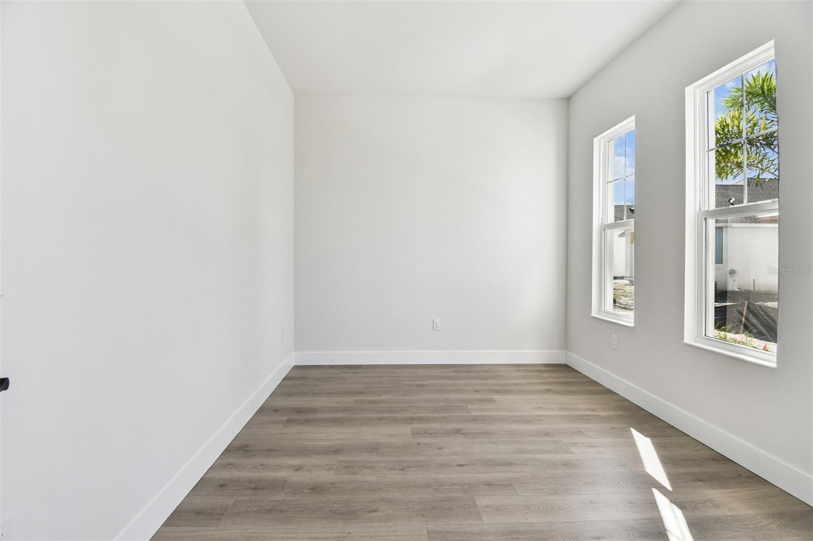 EMERALD LANDING AT WATERSIDE - Residential