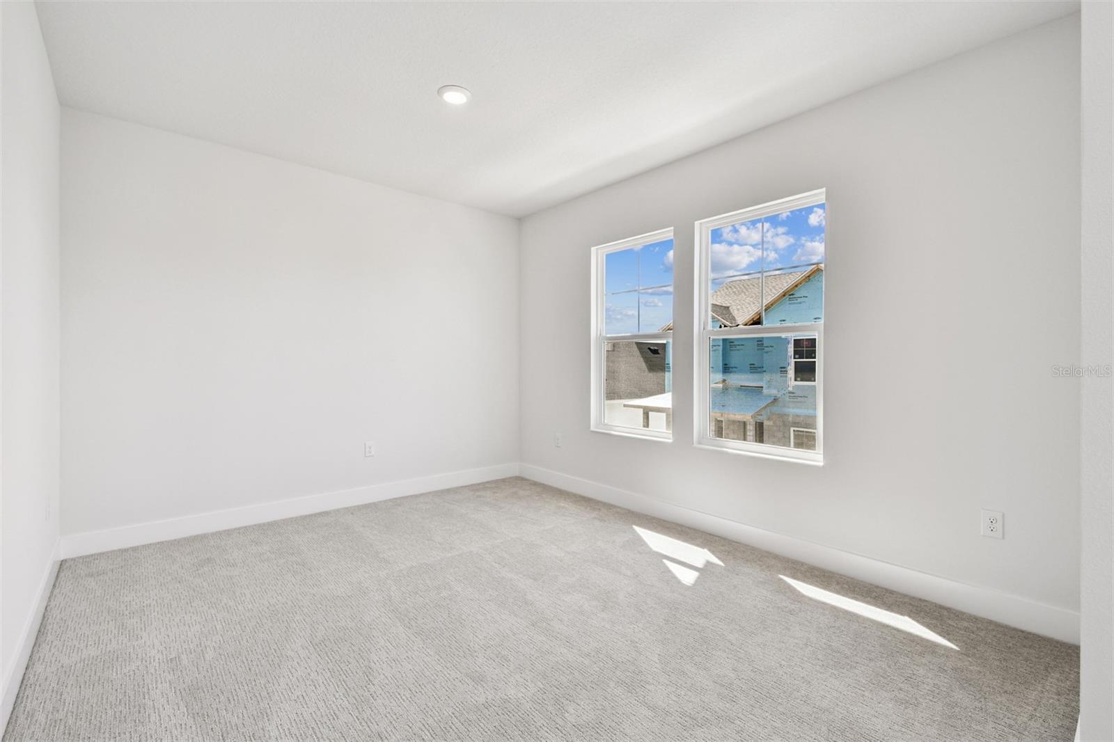 EMERALD LANDING AT WATERSIDE - Residential