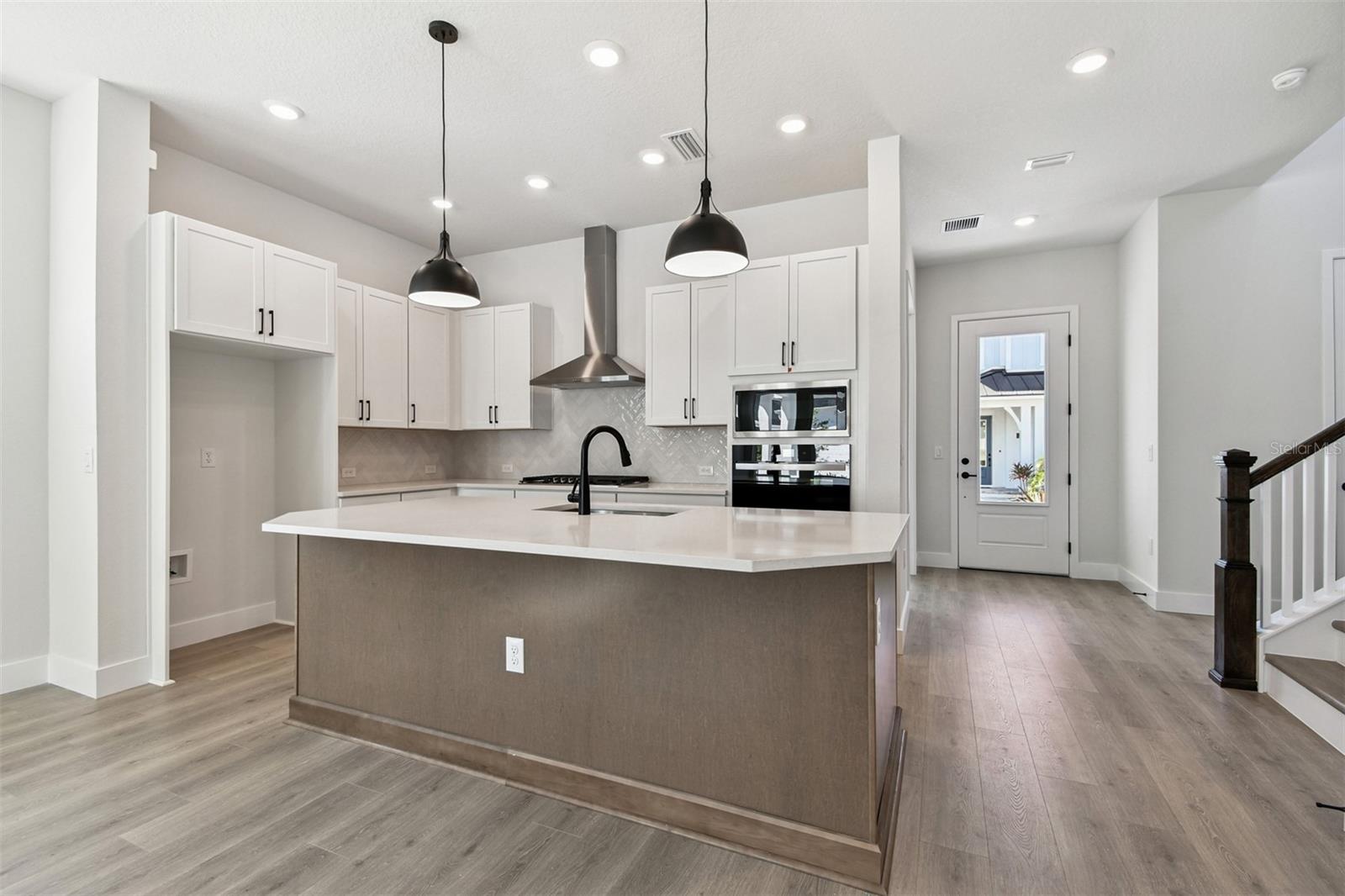 EMERALD LANDING AT WATERSIDE - Residential