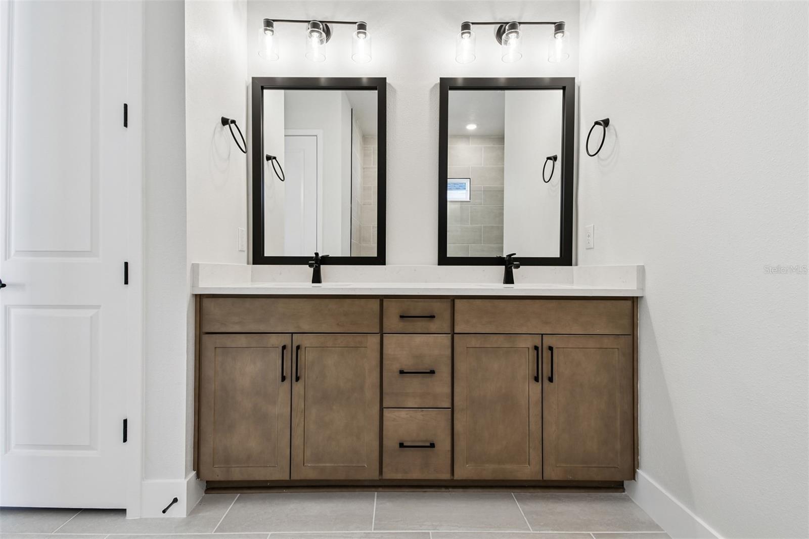 EMERALD LANDING AT WATERSIDE - Residential