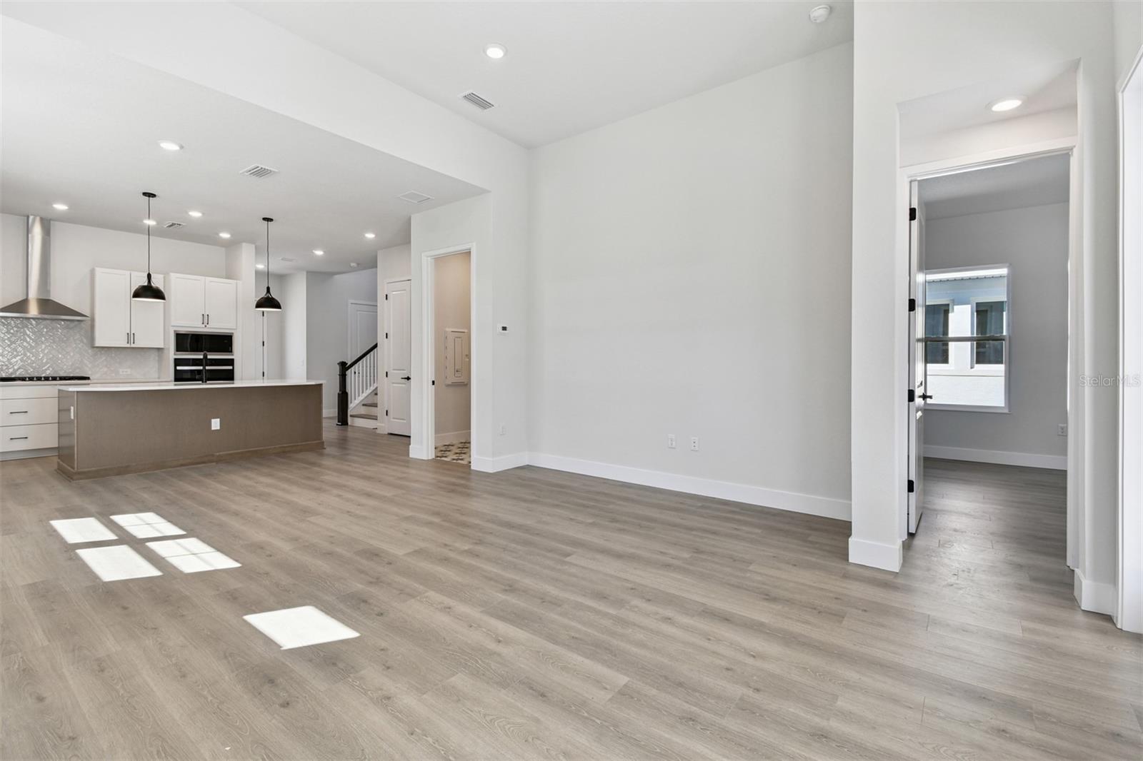 EMERALD LANDING AT WATERSIDE - Residential